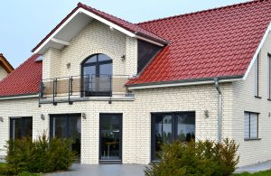 Керамический клинкер MONTBLANC и черепица MONZAplus kastanienbraun. Частный дом