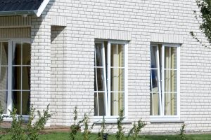 Керамический клинкер QUEBEC perlweiss bossiert, деталь фасада