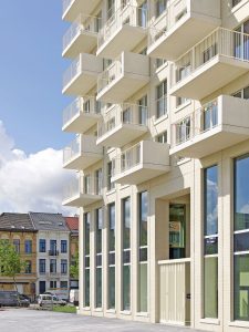 Керамический клинкер Roben OSLO perlweiss glatt, фасад многоквартирного дома