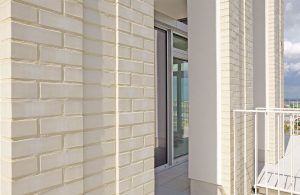 Керамический клинкер Roben OSLO perlweiss glatt, деталь фасада