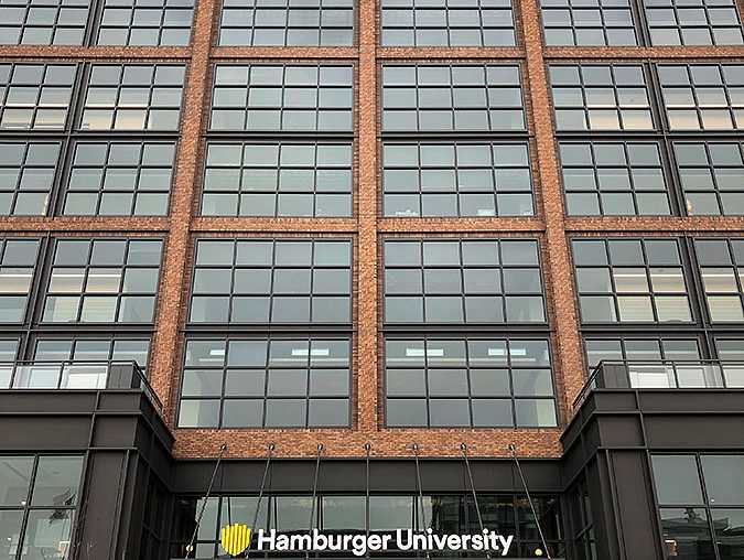 1557305178_aarhus_blau-bunt_mcdonalds_expl27_1