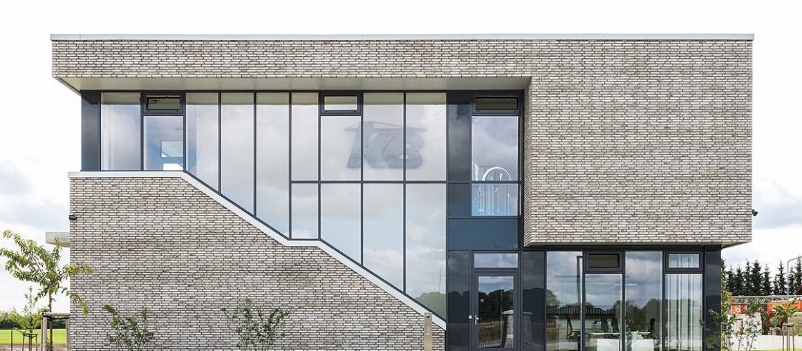 1539175908_handstrichziegel_wiesmoor_hellgrau-bunt_ex26_keler-bau_6